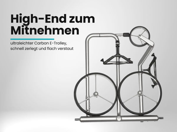 Zusammengeklappter moderner Golf Trolley aus leichtem Carbon mit drei Rädern.