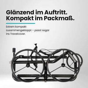 Kompakt zusammengeklappter Golf Trolley aus Carbon, leicht und platzsparend, auf weißem Hintergrund