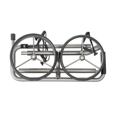 Zusammengefalteter Golf Trolley mit zwei Rädern, kompakt für einfachen Transport