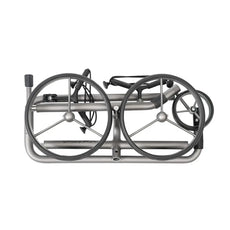 Zusammengefalteter Golftrolley mit großen Rädern in silber, kompakt für Transport