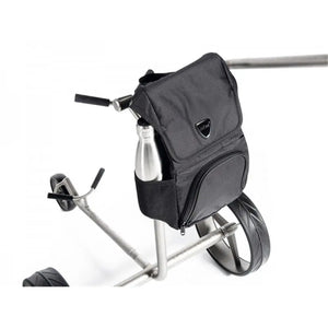 Schwarze Golftrolley-Organizer-Tasche mit Flaschenhalter am silbernen Golf Trolley montiert