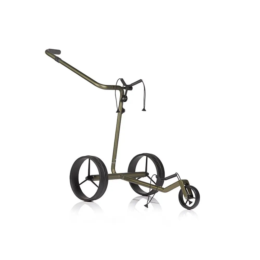 Moderner, dreirädriger Golf Trolley mit stabilem Rahmen und breiten Rädern auf weißem Hintergrund